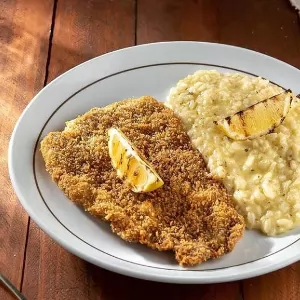 Milanesa de filet mignon/ Filet mignon Milanese