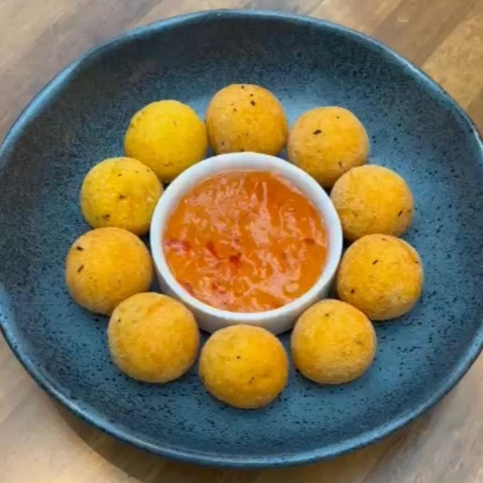bolinho de mandioquinha com Brie