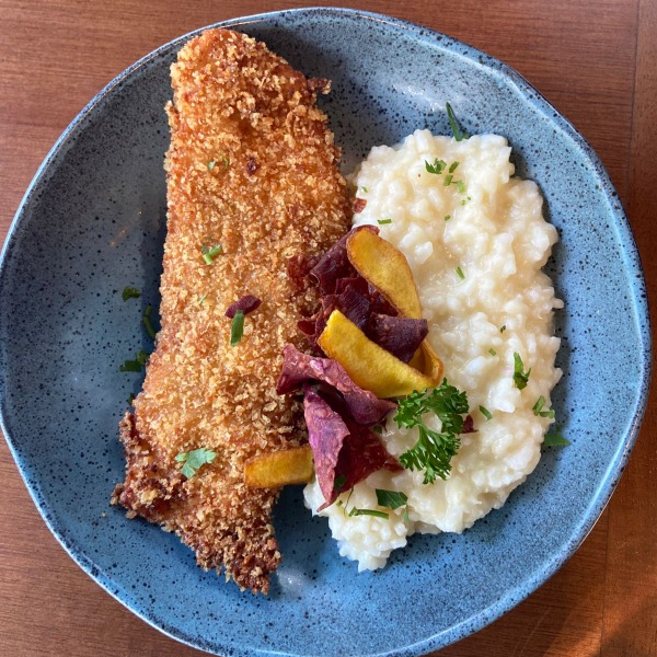 Milanesa de frango c/ risoto de limão siciliano