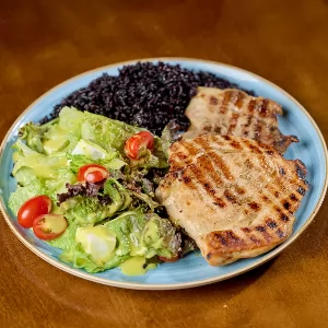 Galeto grelhado na brasa/ Grilled chicken on charcoal