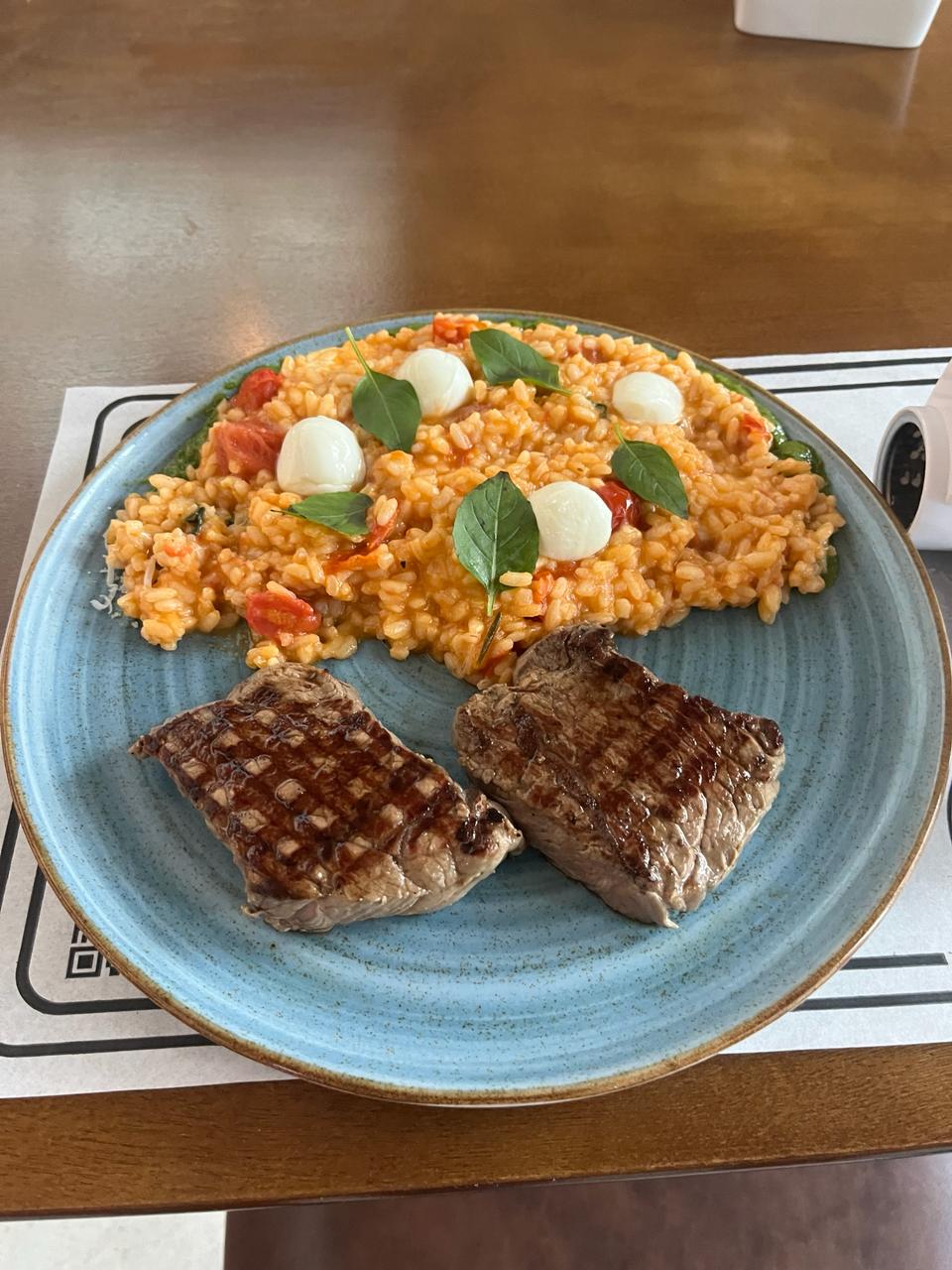 Risoto caprese com baby bife / Caprese risotto with baby steak