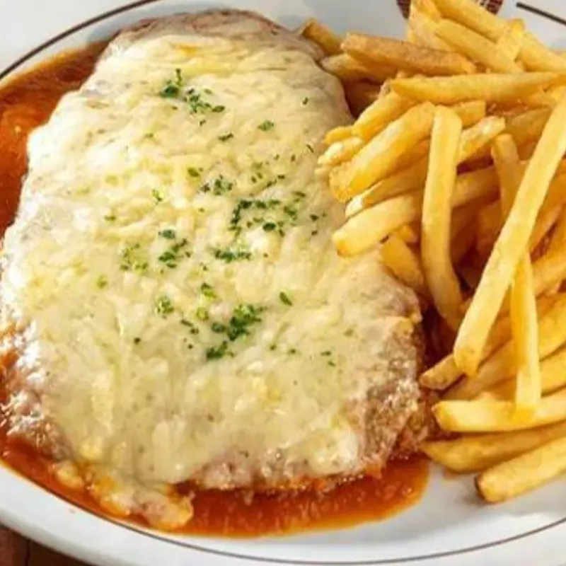 Parmegiana de filet mignon/ Filet mignon parmigiana