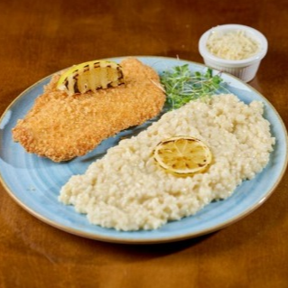 Milanesa de frango/ Chicken Milanese