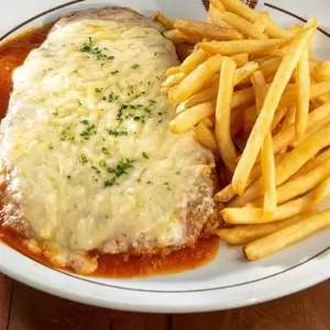 Parmegiana de frango / Chicken parmigiana