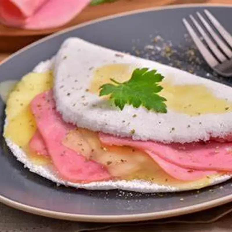 Tapioca com presunto e mussarela